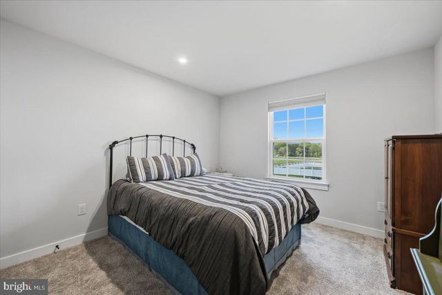 8150 PARKER PL, Fogelsville, PA 18051