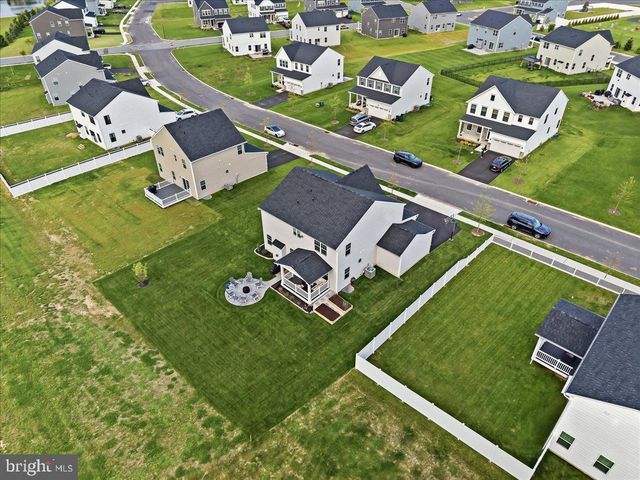 8150 PARKER PL, Fogelsville, PA 18051
