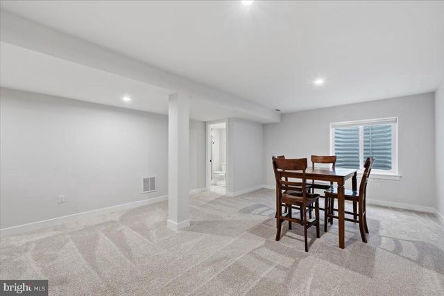 8150 PARKER PL, Fogelsville, PA 18051