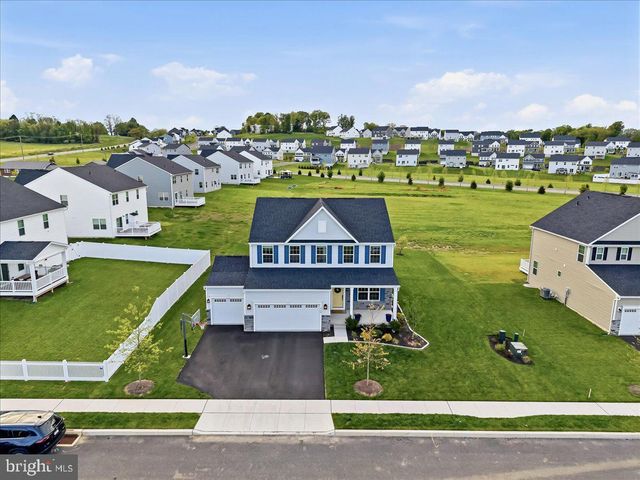 8150 PARKER PL, Fogelsville, PA 18051