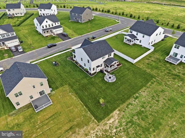 8150 PARKER PL, Fogelsville, PA 18051