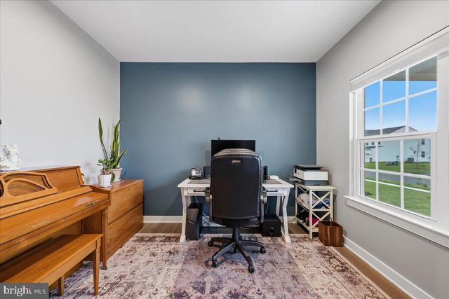 8150 PARKER PL, Fogelsville, PA 18051