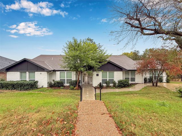 261 Oak Hill Drive, Trophy Club, TX 76262