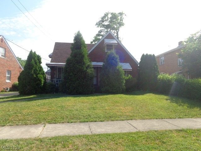 6237 Chestnut Hills Drive, Parma, OH 44129