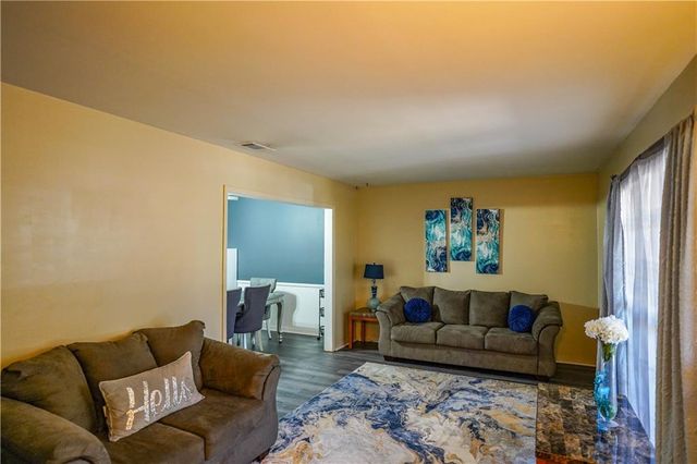 6263 Parkbrook Drive, Mobile, AL 36608