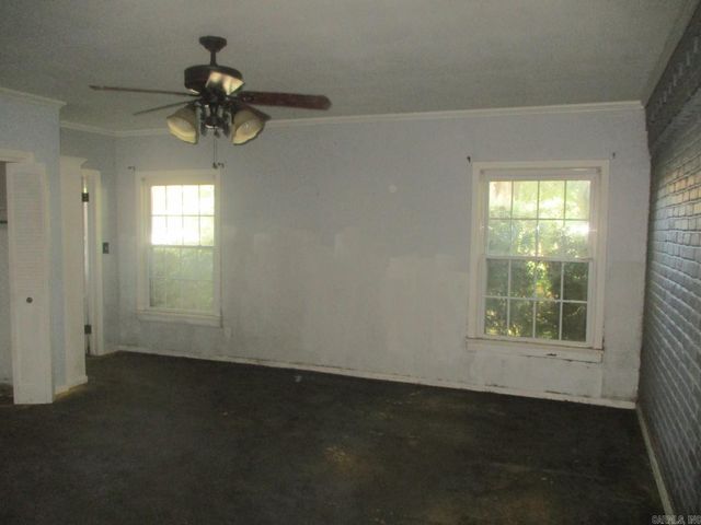 13 Wolfe Drive, Mcgehee, AR 71654