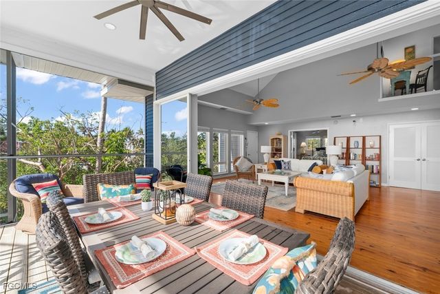 2449 Harbour LN, Sanibel, FL 33957