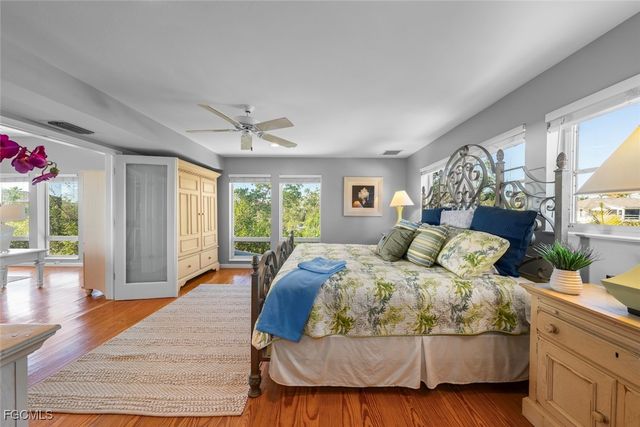 2449 Harbour LN, Sanibel, FL 33957