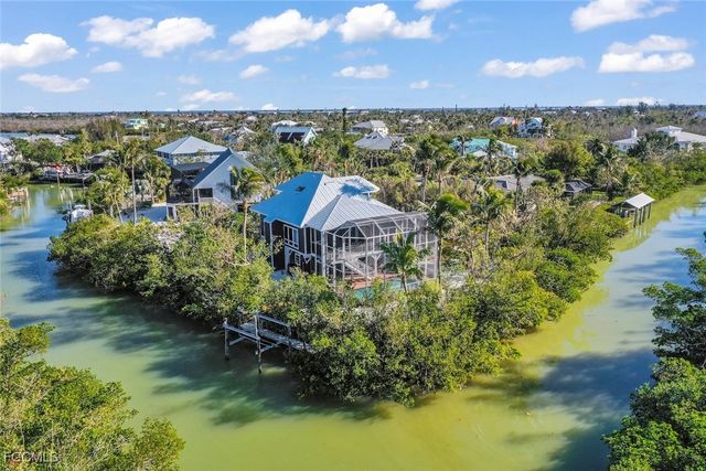 2449 Harbour LN, Sanibel, FL 33957