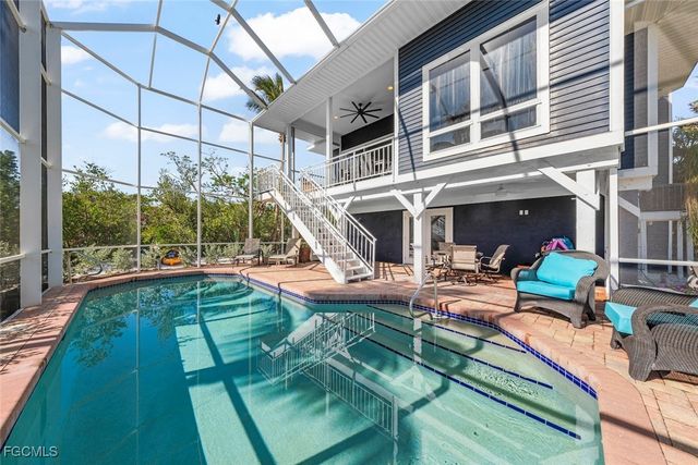 2449 Harbour LN, Sanibel, FL 33957