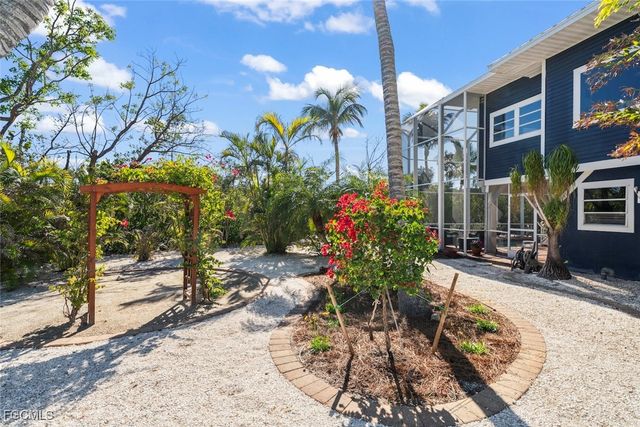 2449 Harbour LN, Sanibel, FL 33957