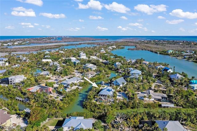 2449 Harbour LN, Sanibel, FL 33957