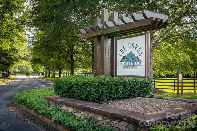 140 Johns Ridge Parkway 140, Lenoir, NC 28645