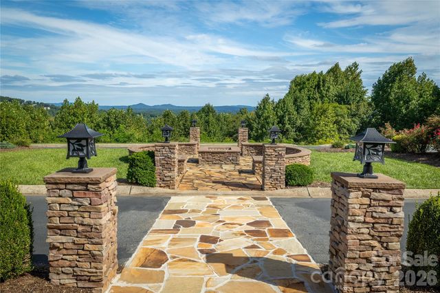 140 Johns Ridge Parkway 140, Lenoir, NC 28645