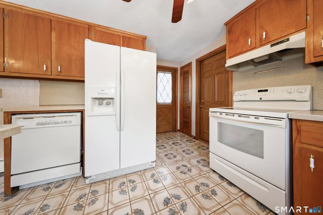 32 Loveland Lane, Bristol, CT 06010