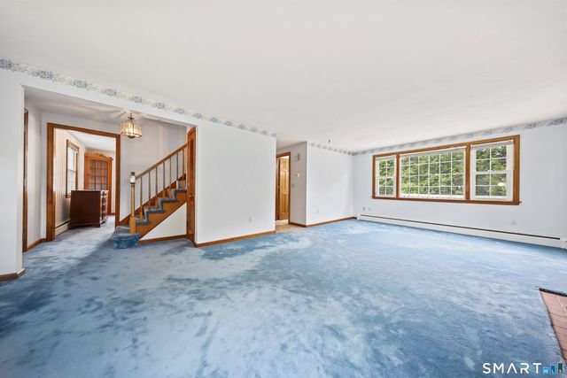 32 Loveland Lane, Bristol, CT 06010
