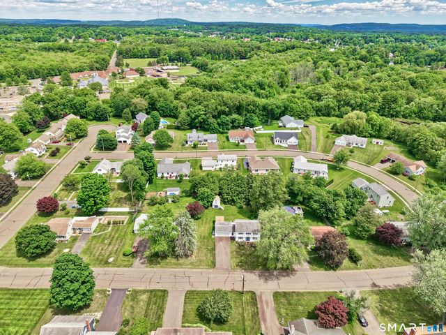 32 Loveland Lane, Bristol, CT 06010