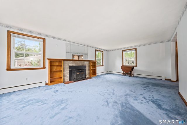 32 Loveland Lane, Bristol, CT 06010