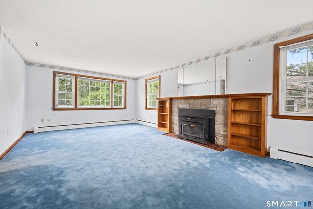 32 Loveland Lane, Bristol, CT 06010
