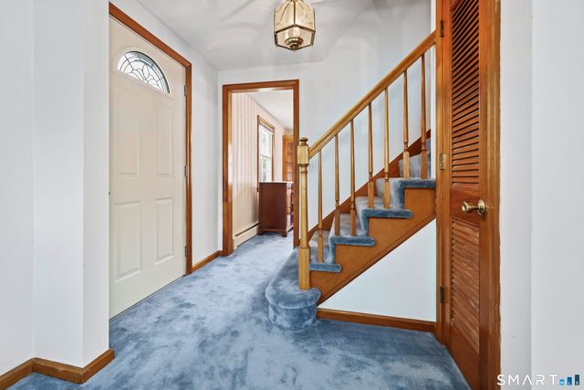 32 Loveland Lane, Bristol, CT 06010