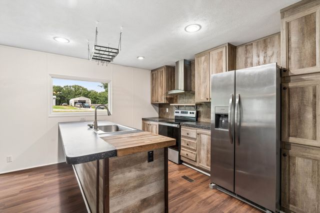 139 Cedar Drive, Azle, TX 76020