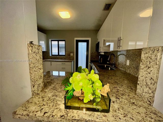 3297 - 3299 SW 26th St, Miami, FL 33133