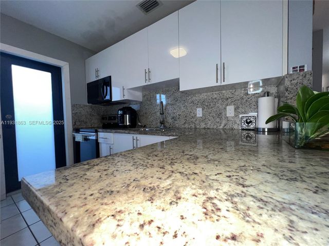 3297 - 3299 SW 26th St, Miami, FL 33133