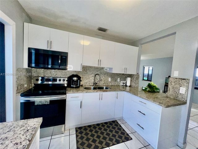 3297 - 3299 SW 26th St, Miami, FL 33133