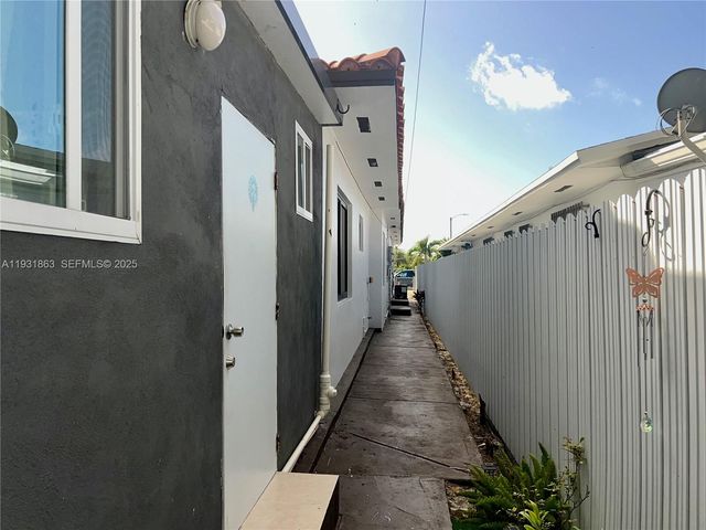 3297 - 3299 SW 26th St, Miami, FL 33133