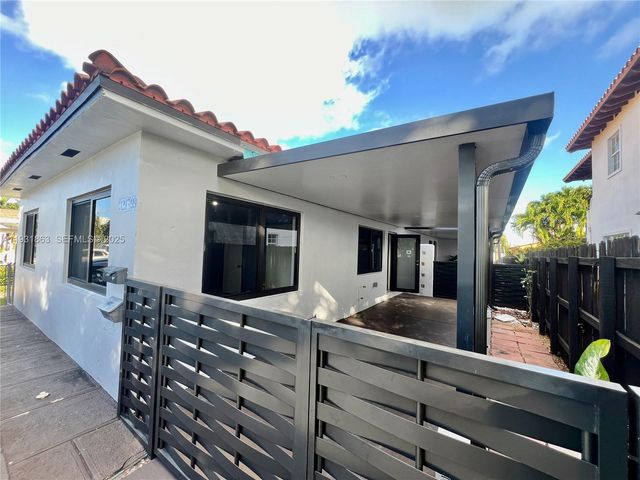 3297 - 3299 SW 26th St, Miami, FL 33133