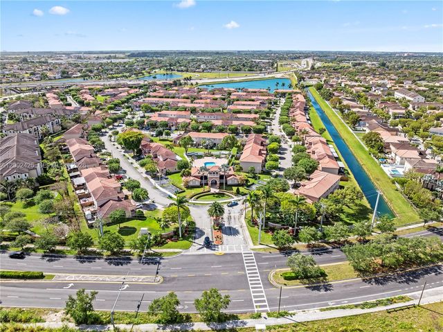 27460 SW 138th Path 27460, Homestead, FL 33032