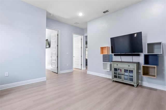 493 NOWELL LOOP, Deland, FL 32724