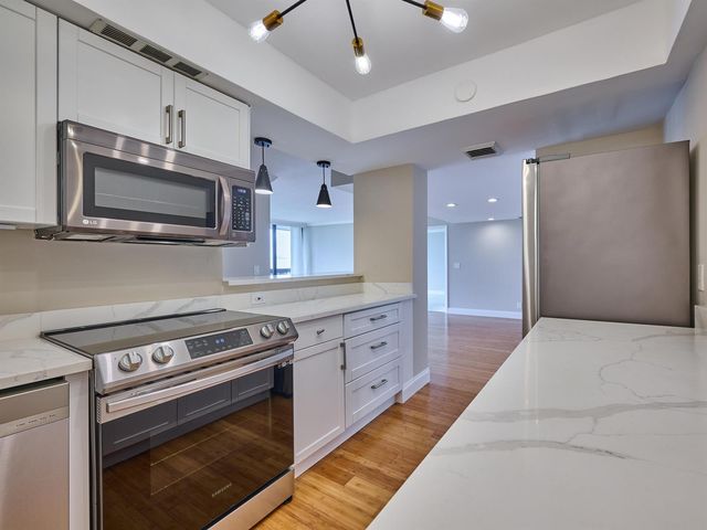 2425 Presidential Way 1405, West Palm Beach, FL 33401