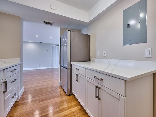 2425 Presidential Way 1405, West Palm Beach, FL 33401