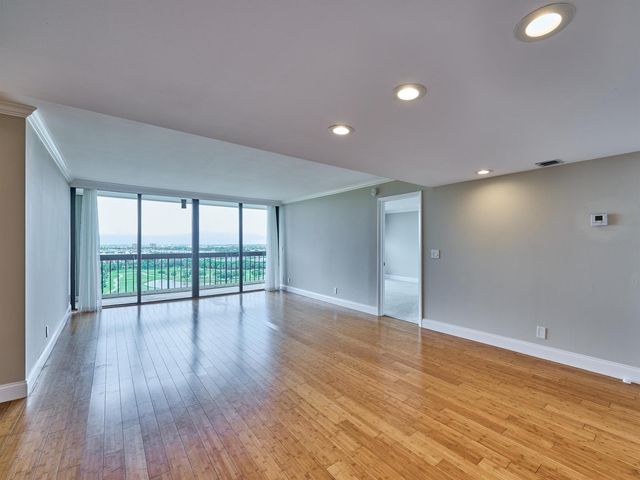 2425 Presidential Way 1405, West Palm Beach, FL 33401
