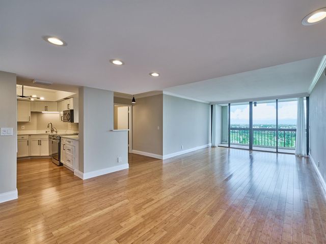 2425 Presidential Way 1405, West Palm Beach, FL 33401