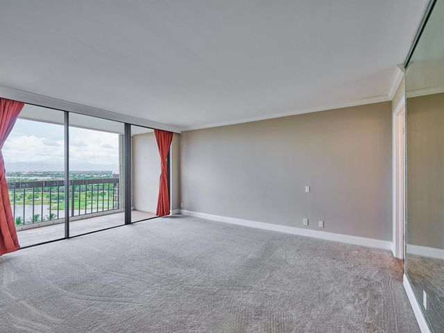 2425 Presidential Way 1405, West Palm Beach, FL 33401