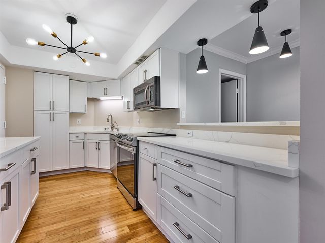 2425 Presidential Way 1405, West Palm Beach, FL 33401