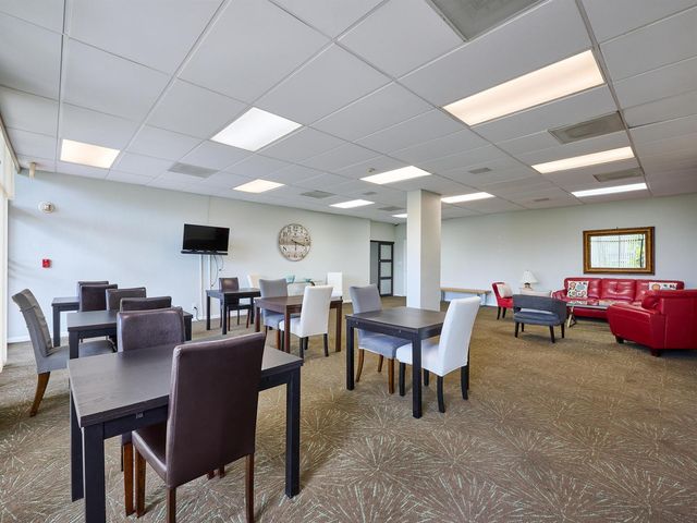 2425 Presidential Way 1405, West Palm Beach, FL 33401
