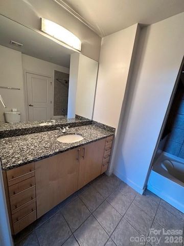 210 N Church Street 1211, Charlotte, NC 28202