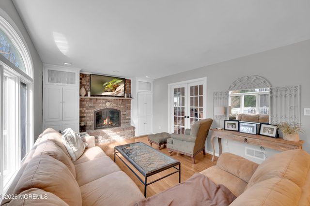 20 Princeton Drive, Manalapan, NJ 07726