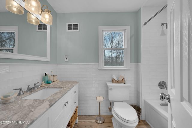 20 Princeton Drive, Manalapan, NJ 07726