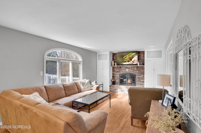 20 Princeton Drive, Manalapan, NJ 07726