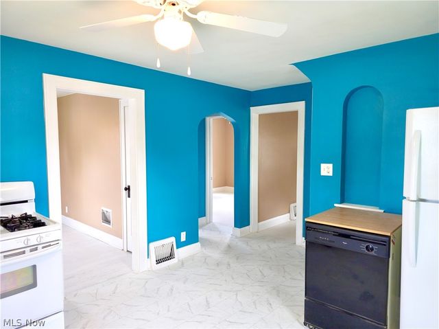 664 Tenney Avenue, Campbell, OH 44405