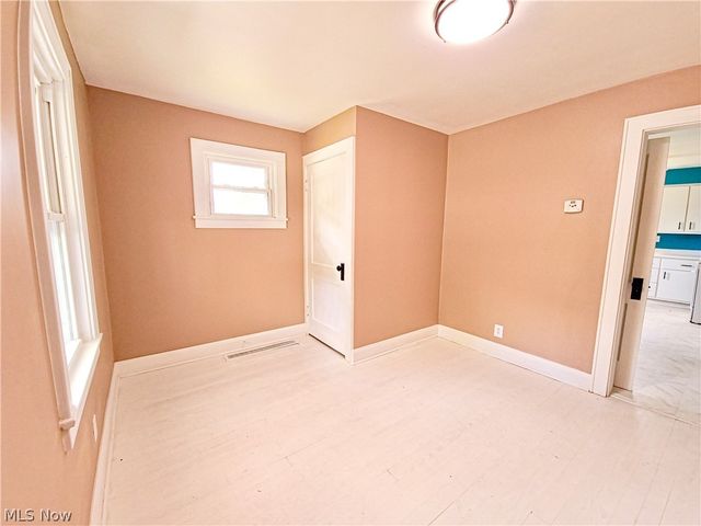 664 Tenney Avenue, Campbell, OH 44405