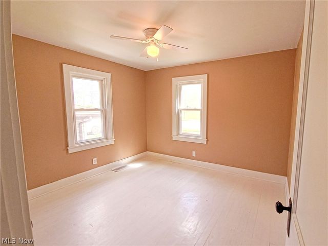 664 Tenney Avenue, Campbell, OH 44405
