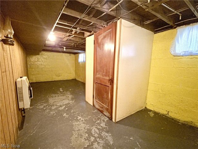 664 Tenney Avenue, Campbell, OH 44405
