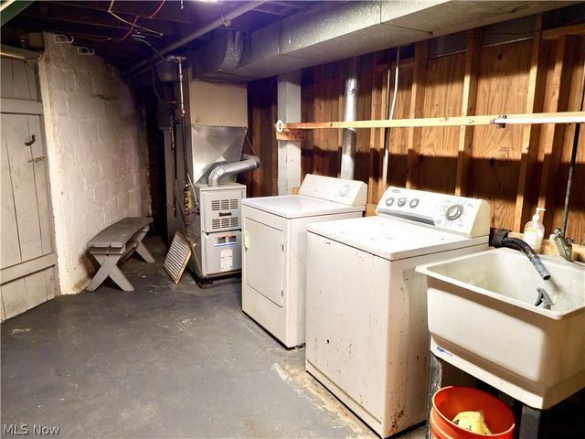 664 Tenney Avenue, Campbell, OH 44405