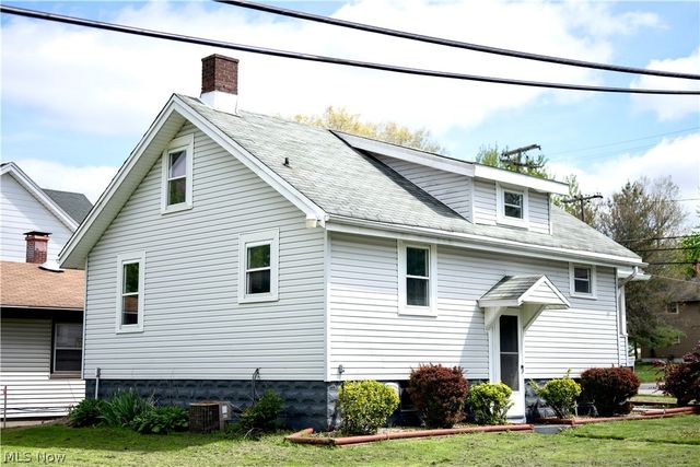 664 Tenney Avenue, Campbell, OH 44405