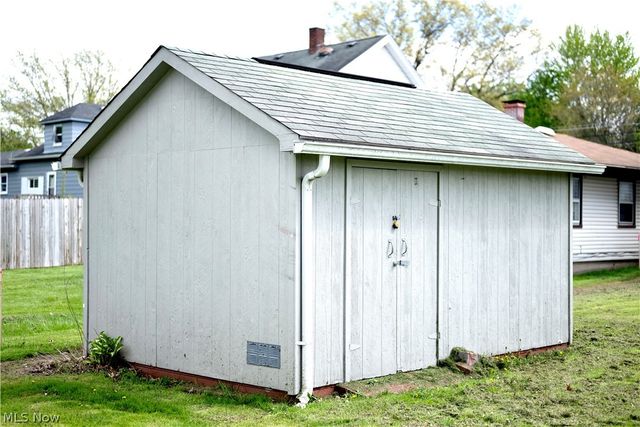 664 Tenney Avenue, Campbell, OH 44405